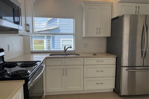 Townhouse in Davenport, Florida 4 bedrooms, 162.39 sq.m. № 1724681 - photo 12