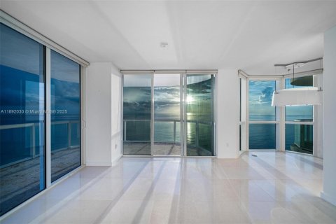 Condo in Miami Beach, Florida, 3 bedrooms  № 1944156 - photo 14