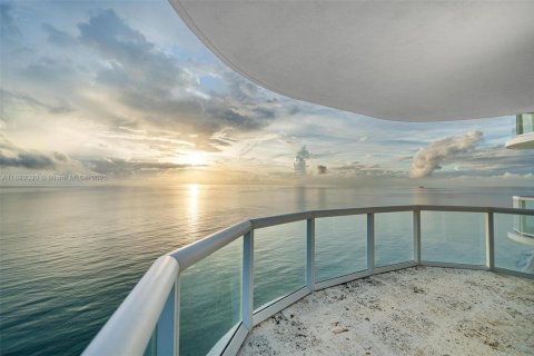 Condo in Miami Beach, Florida, 3 bedrooms  № 1944156 - photo 26