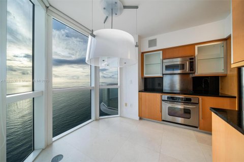Condo in Miami Beach, Florida, 3 bedrooms  № 1944156 - photo 23