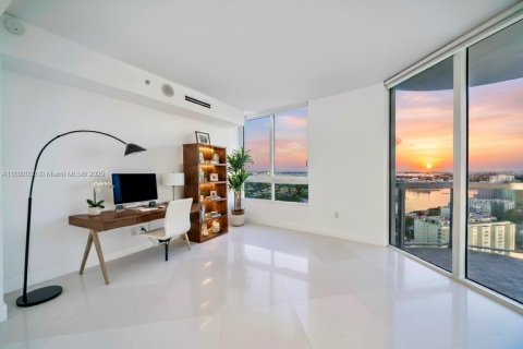 Condo in Miami Beach, Florida, 3 bedrooms  № 1944156 - photo 7