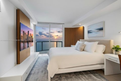 Condo in Miami Beach, Florida, 3 bedrooms  № 1944156 - photo 3