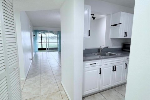 Copropriété à louer à Miramar, Floride: 2 chambres, 77.29 m2 № 2432290 - photo 3