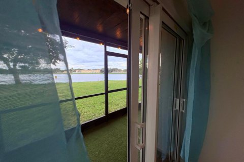 Copropriété à louer à Miramar, Floride: 2 chambres, 77.29 m2 № 2432290 - photo 5