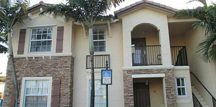 Condominio en Homestead, Florida, 3 dormitorios  № 2432569