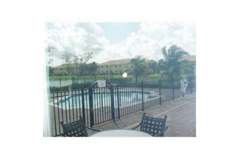 Condominio en alquiler en Homestead, Florida, 3 dormitorios, 98.66 m2 № 2432569 - foto 7
