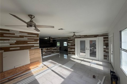 Casa en venta en Tampa, Florida, 4 dormitorios, 208.29 m2 № 2285070 - foto 8