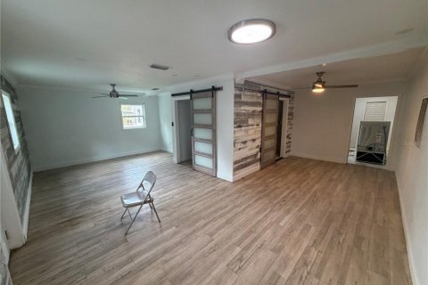 Casa en venta en Tampa, Florida, 4 dormitorios, 208.29 m2 № 2285070 - foto 23