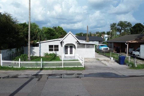 House in Tampa, Florida 4 bedrooms, 208.29 sq.m. № 2285070