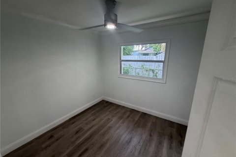 Casa en venta en Tampa, Florida, 4 dormitorios, 208.29 m2 № 2285070 - foto 11
