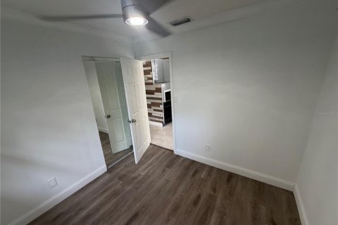 Casa en venta en Tampa, Florida, 4 dormitorios, 208.29 m2 № 2285070 - foto 12