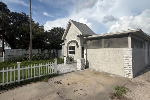 Casa en venta en Tampa, Florida, 4 dormitorios, 208.29 m2 № 2285070 - foto 6