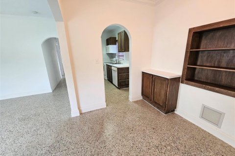 Villa ou maison à louer à North Miami Beach, Floride: 4 chambres, 98.1 m2 № 2416006 - photo 21