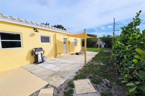 Villa ou maison à louer à North Miami Beach, Floride: 4 chambres, 98.1 m2 № 2416006 - photo 6