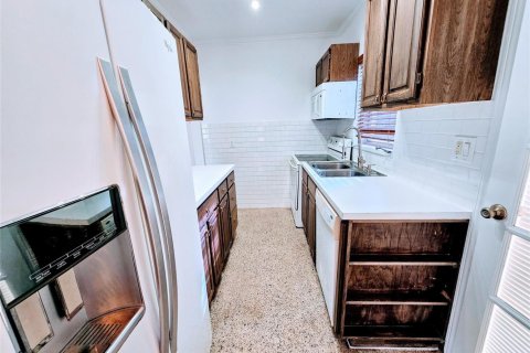 Villa ou maison à louer à North Miami Beach, Floride: 4 chambres, 98.1 m2 № 2416006 - photo 5