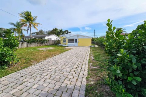 Villa ou maison à North Miami Beach, Floride 4 chambres, 98.1 m2 № 2416006
