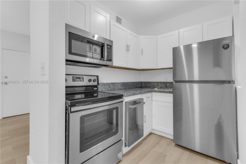 Copropriété à louer à Miami Beach, Floride: 1 chambre, 39.95 m2 № 2020107 - photo 4