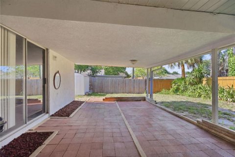 House in Rockledge, Florida 3 bedrooms, 123.93 sq.m. № 2198727 - photo 17