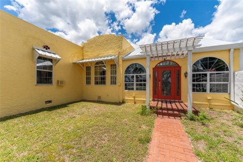 Villa ou maison à vendre à Winter Haven, Floride: 4 chambres, 383.5 m2 № 2388993 - photo 12