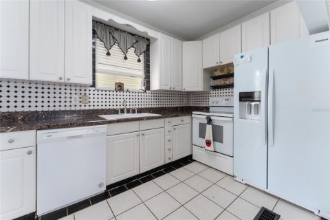 Villa ou maison à vendre à Winter Haven, Floride: 4 chambres, 383.5 m2 № 2388993 - photo 14