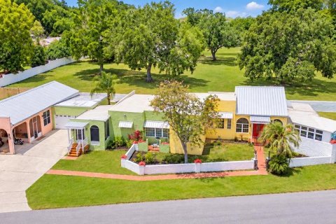 Villa ou maison à vendre à Winter Haven, Floride: 4 chambres, 383.5 m2 № 2388993 - photo 2