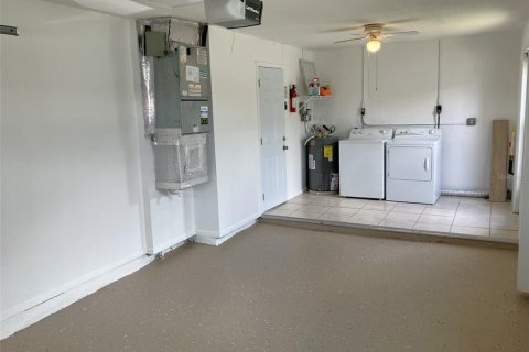 Condo in Pinellas Park, Florida, 2 bedrooms № 2197983 - photo 22