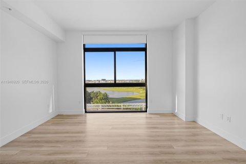 Apartment in Hallandale Beach, Florida 2 bedrooms, 137.77 sq.m. № 2002979 - photo 21