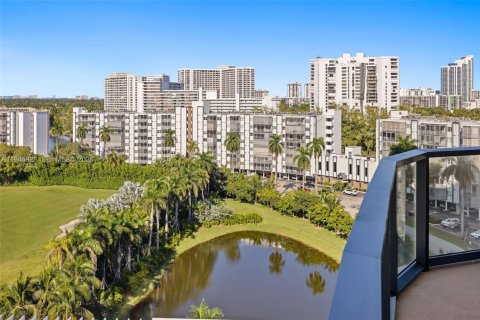 Apartment in Hallandale Beach, Florida 2 bedrooms, 137.77 sq.m. № 2002979 - photo 12