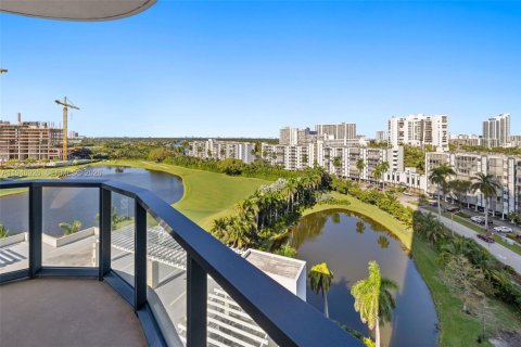 Apartment in Hallandale Beach, Florida 2 bedrooms, 137.77 sq.m. № 2002979 - photo 14