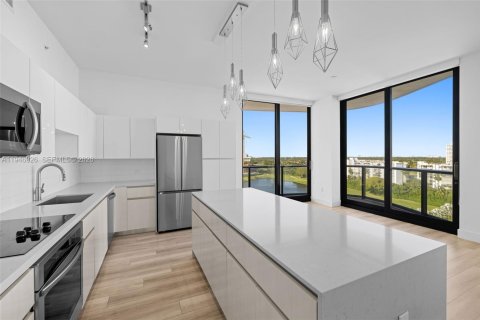 Apartment in Hallandale Beach, Florida 2 bedrooms, 137.77 sq.m. № 2002979 - photo 4