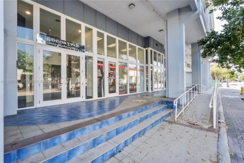 Condo in Miami, Florida, 1 bedroom  № 2043148 - photo 21