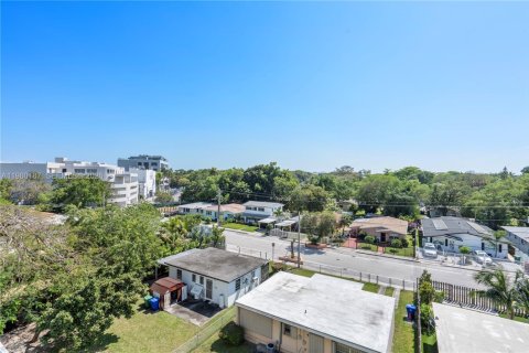 Condo in Miami, Florida, 1 bedroom  № 2043148 - photo 18