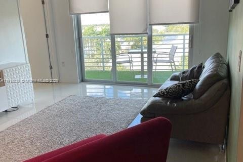 Condominio en alquiler en Doral, Florida, 2 dormitorios, 99.96 m2 № 1973032 - foto 6