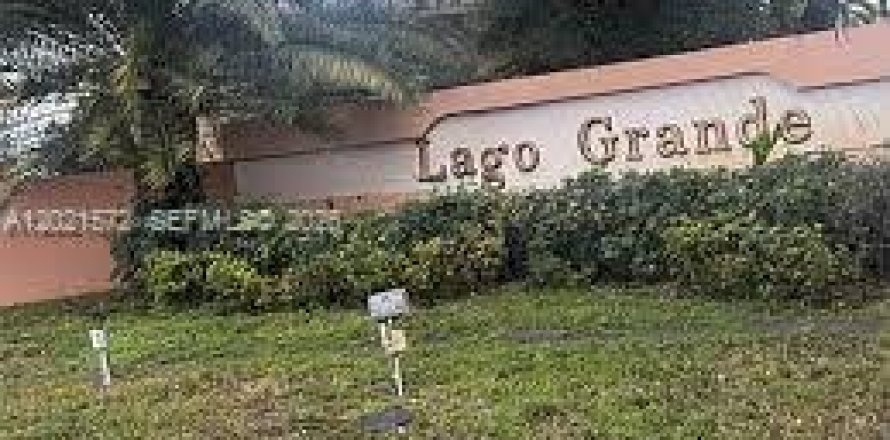 Condo in Hialeah, Florida, 2 bedrooms  № 2086646