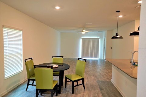 Villa ou maison à louer à Groveland, Floride: 5 chambres, 218.78 m2 № 2408057 - photo 9