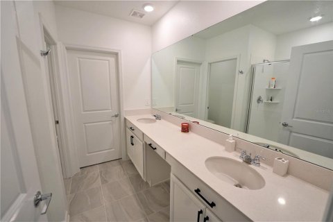 Villa ou maison à louer à Groveland, Floride: 5 chambres, 218.78 m2 № 2408057 - photo 14