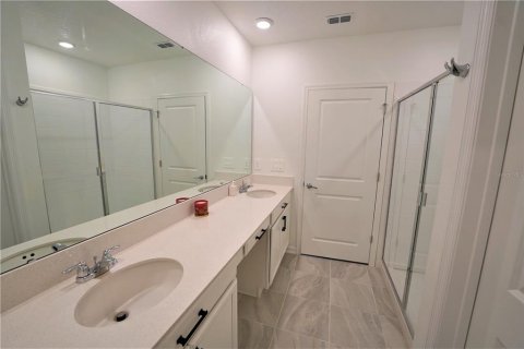 Villa ou maison à louer à Groveland, Floride: 5 chambres, 218.78 m2 № 2408057 - photo 17