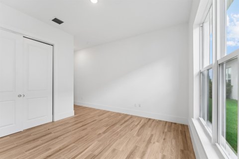 Villa ou maison à vendre à Port St. Lucie, Floride: 3 chambres, 279.82 m2 № 2181189 - photo 13
