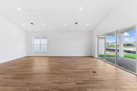 Villa ou maison à vendre à Port St. Lucie, Floride: 3 chambres, 279.82 m2 № 2181189 - photo 19
