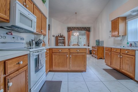 Купить виллу или дом в Лисбург, Флорида 7 комнат, 158.77м2, № 2143096 - фото 11