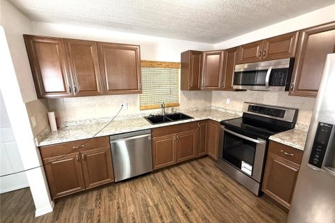 Condo in Tampa, Florida, 3 bedrooms  № 1899087 - photo 2