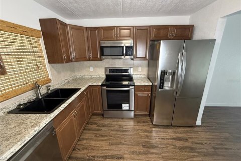Condo in Tampa, Florida, 3 bedrooms  № 1899087 - photo 4