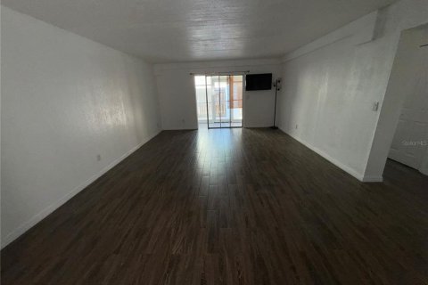 Condo in Tampa, Florida, 3 bedrooms  № 1899087 - photo 25