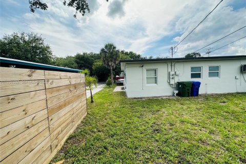 Propiedad comercial en venta en Fort Lauderdale, Florida, 122.63 m2 № 1990451 - foto 20