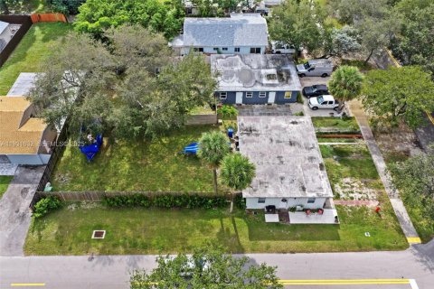 Propiedad comercial en venta en Fort Lauderdale, Florida, 122.63 m2 № 1990451 - foto 22