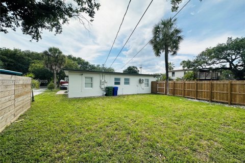 Propiedad comercial en venta en Fort Lauderdale, Florida, 122.63 m2 № 1990451 - foto 18