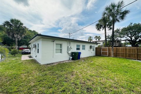 Propiedad comercial en venta en Fort Lauderdale, Florida, 122.63 m2 № 1990451 - foto 6