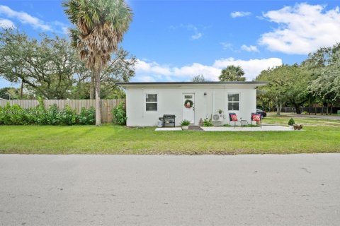 Propiedad comercial en venta en Fort Lauderdale, Florida, 122.63 m2 № 1990451 - foto 4