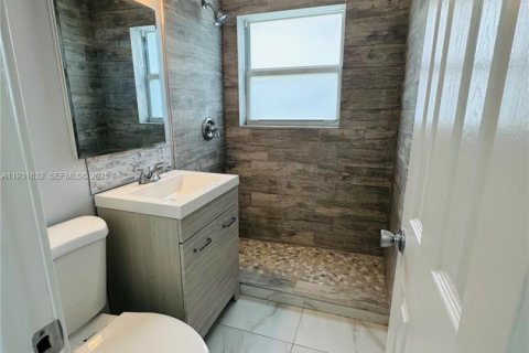 Propiedad comercial en venta en Fort Lauderdale, Florida, 122.63 m2 № 1990451 - foto 12