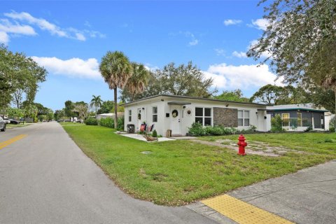 Propiedad comercial en Fort Lauderdale, Florida 122.63 m2 № 1990451